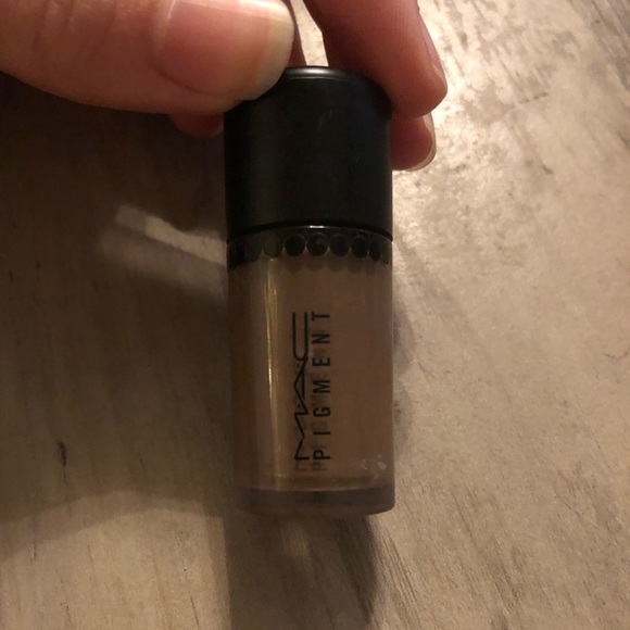 New Mac Pigment Eyeshadow in Deep Brown💕 - Picture 2 of 6